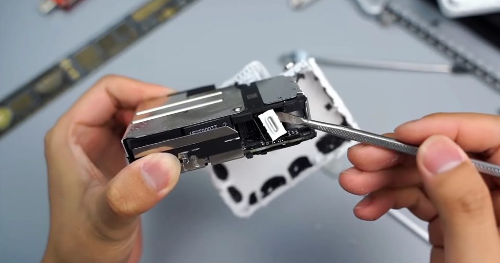 کالبدشکافی شارژر USB-C جدید ۱۴۰ واتی برای مک بوک پرو ۱۶ اینچی