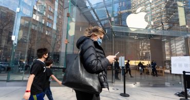 اپل برخی از فروشگاه‌های خود را به صورت محدود در نیویورک باز کرد