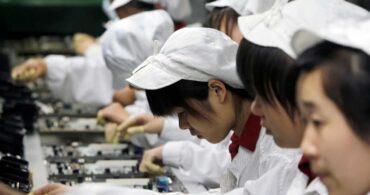 هشدار اپل به تولیدکنندگان: تولید آیفون خارج از چین افزایش می‌یابد