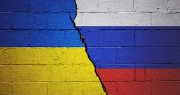 حمله روسیه به اوکراین – درخواست برای بستن اپل استور